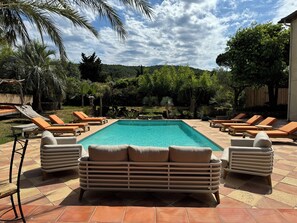 حمّام سباحة خارجي