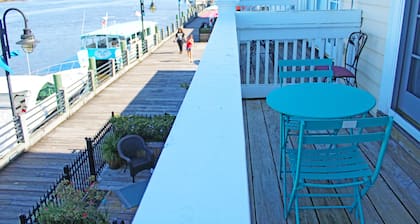 Riverwalk Condo--Heart of Historic Downtown Wilmington!
