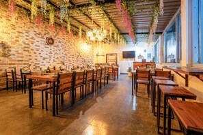 Restaurant - Paradise Pool Resort (Nainital)