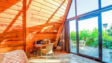 إستديو تنفيذية | ملاءات من القطن المصري وأغطية فراش متميزة وبديكورات فريدة لكل غرفة