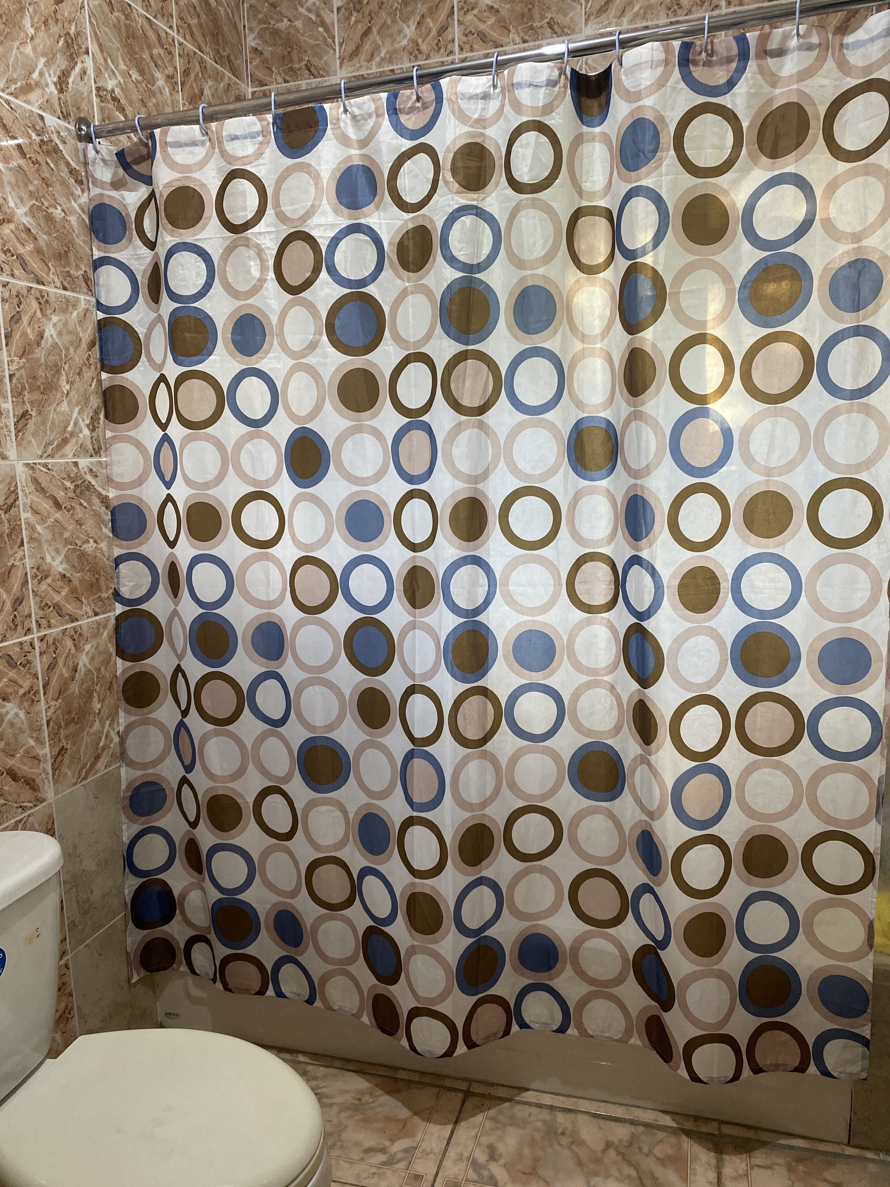 Combined shower/tub, towels, soap, toilet paper