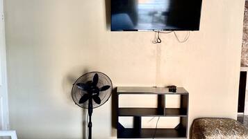 1 dormitorio, tabla de planchar con plancha, wifi gratis y ropa de cama