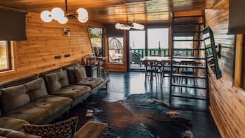 1 bedroom, minibar, desk, laptop workspace