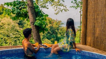 1 bedroom, minibar, desk, laptop workspace