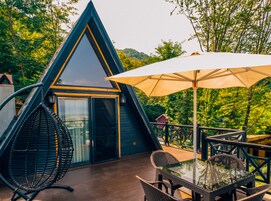 Panorama | 1 bedroom, minibar, desk, laptop workspace