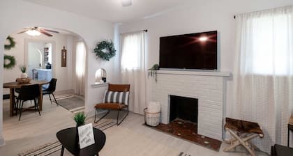 Home Sweet Home - Loft 3 BR - 1 BA WIFI SMART TV