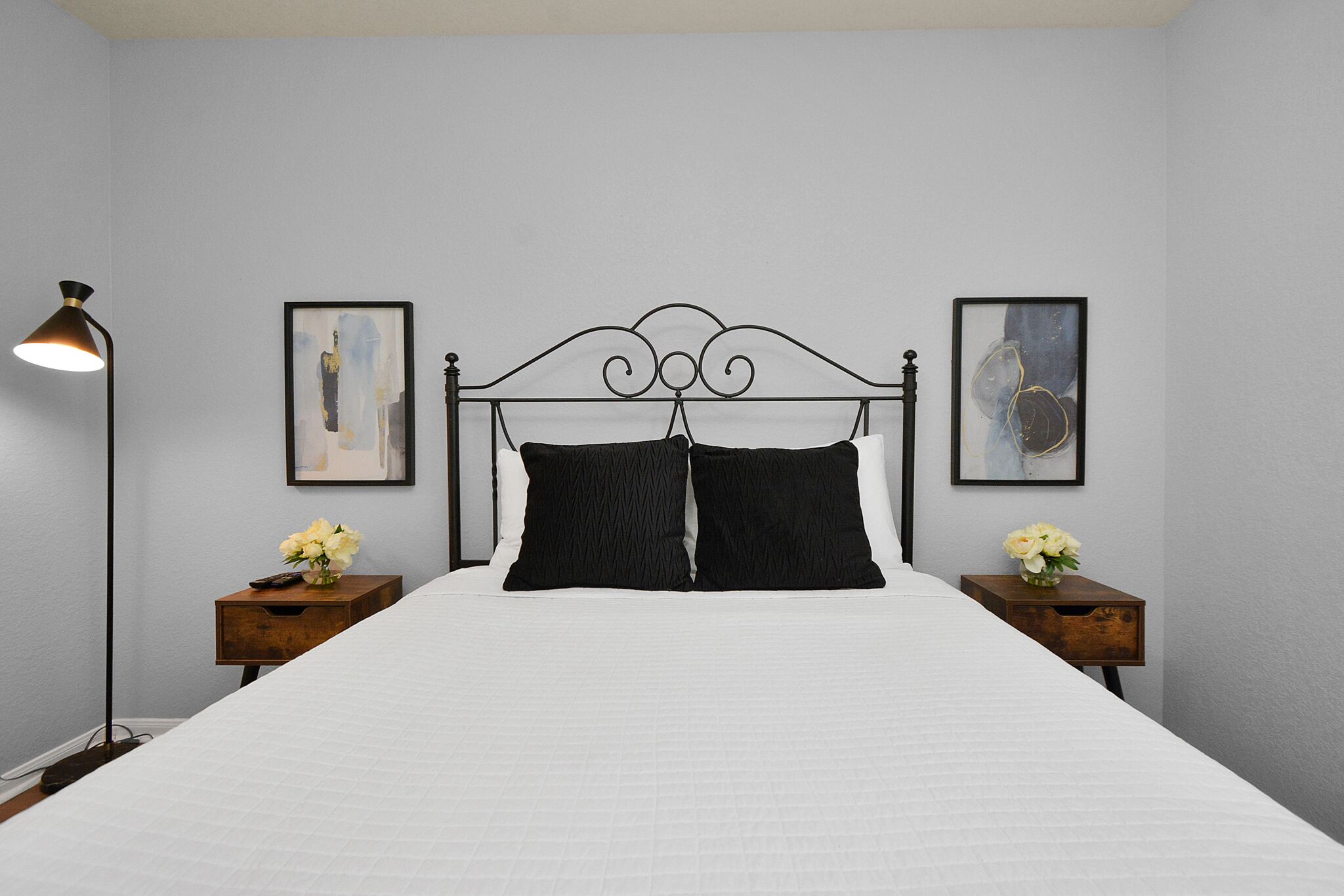3 bedrooms, desk, iron/ironing board, free WiFi