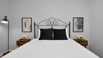 3 bedrooms, desk, iron/ironing board, free WiFi