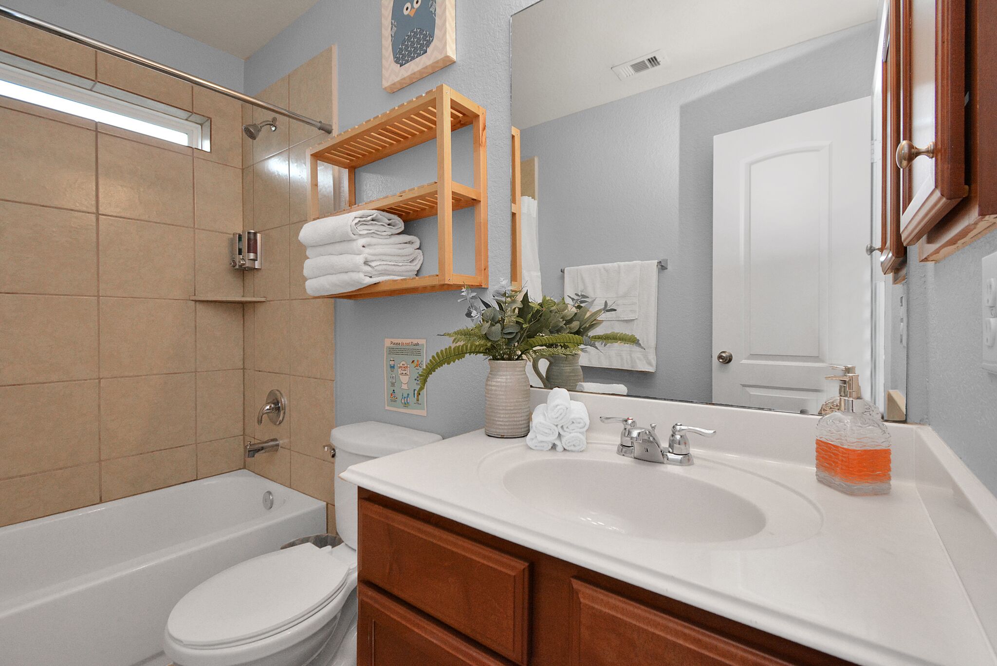 Hair dryer, towels, shampoo, toilet paper
