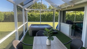 House (South Miami Luxury House with Hot Tub) | Exterior - South Miami Luxury House With Hot Tub and Pool Table (Miami)