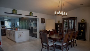 House (South Miami Luxury House with Hot Tub) | Exterior - South Miami Luxury House With Hot Tub and Pool Table (Miami)