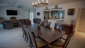 House (South Miami Luxury House with Hot Tub) | Exterior - South Miami Luxury House With Hot Tub and Pool Table (Miami)