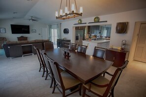 House (South Miami Luxury House with Hot Tub) | Exterior - South Miami Luxury House With Hot Tub and Pool Table (Miami)