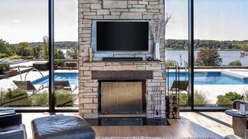 House (Black Bear Lodge) | Exterior