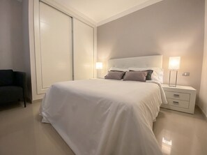 3 bedrooms, in-room safe, iron/ironing board, free WiFi
