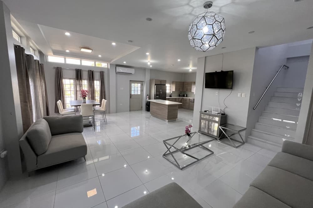 Gulfview Townhouse With Pool and Jacuzzi