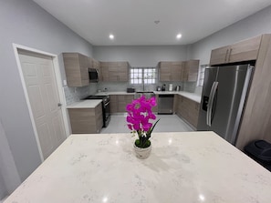 House (Glencoe Townhome with Loft Jacuzzi an) | Exterior