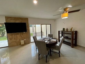 Dining - HOUSE WITH LARGE SPACES (Cancún)