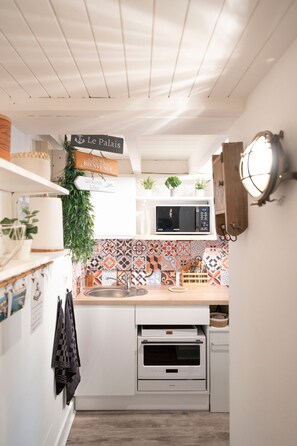 Refrigerador, microondas, horno, lavavajillas