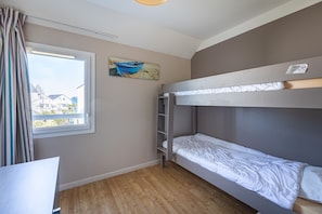 2 bedrooms - Courlis Cendré - Two Bedroom House, Sleeps 7 (Courseulles-sur-Mer)