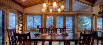 Log cabin-style home near hiking trails w/hot tub, & 2 fireplaces