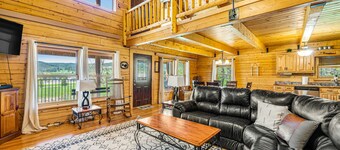 Classic home w/loft, private hot tub, 2 fireplaces, gas grill, W/D, large deck