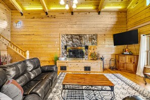 Televisión, chimenea