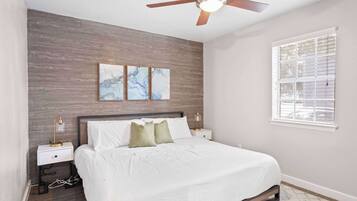 2 sovrum, skrivbord, strykjärn/strykbräda och wi-fi