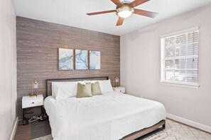 2 bedrooms, desk, iron/ironing board, WiFi