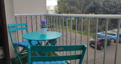 Waking up in Port Olona