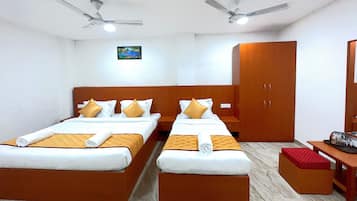 Family Quadruple Room | Hypo-allergenic bedding, in-room safe, individually decorated