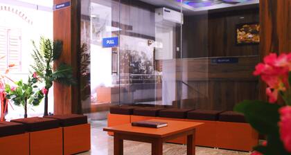 K11 Express - Opp Express Avenue