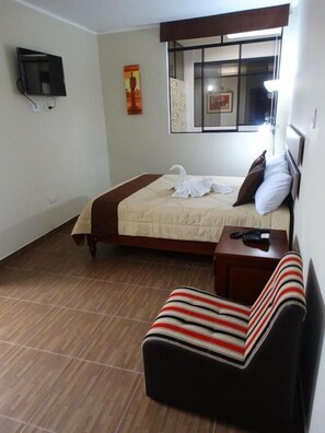 Free WiFi, bed sheets - Hotel Plaza Barranca (Barranca)
