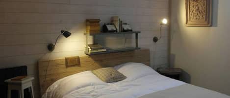 3 Schlafzimmer, Schreibtisch, Bügeleisen/Bügelbrett, Reisekinderbett