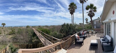 Castaway Cottage - Private Beach Walkway, Beautiful Views, Ping Pong Table!