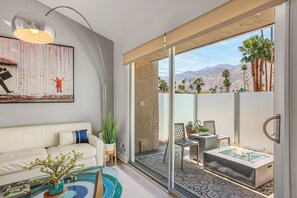 TV, fireplace, streaming services