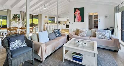 Pet-friendly Private Retreat with Large Backyard