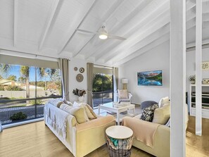 TV - Pet-friendly Private Retreat with Large Backyard (Surf Beach)