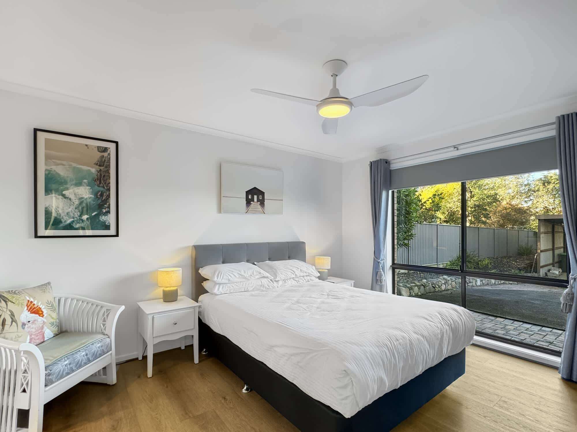 4 habitaciones, tabla de planchar con plancha, wifi y ropa de cama 