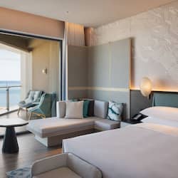 Suite, 1 King Bed, Balcony