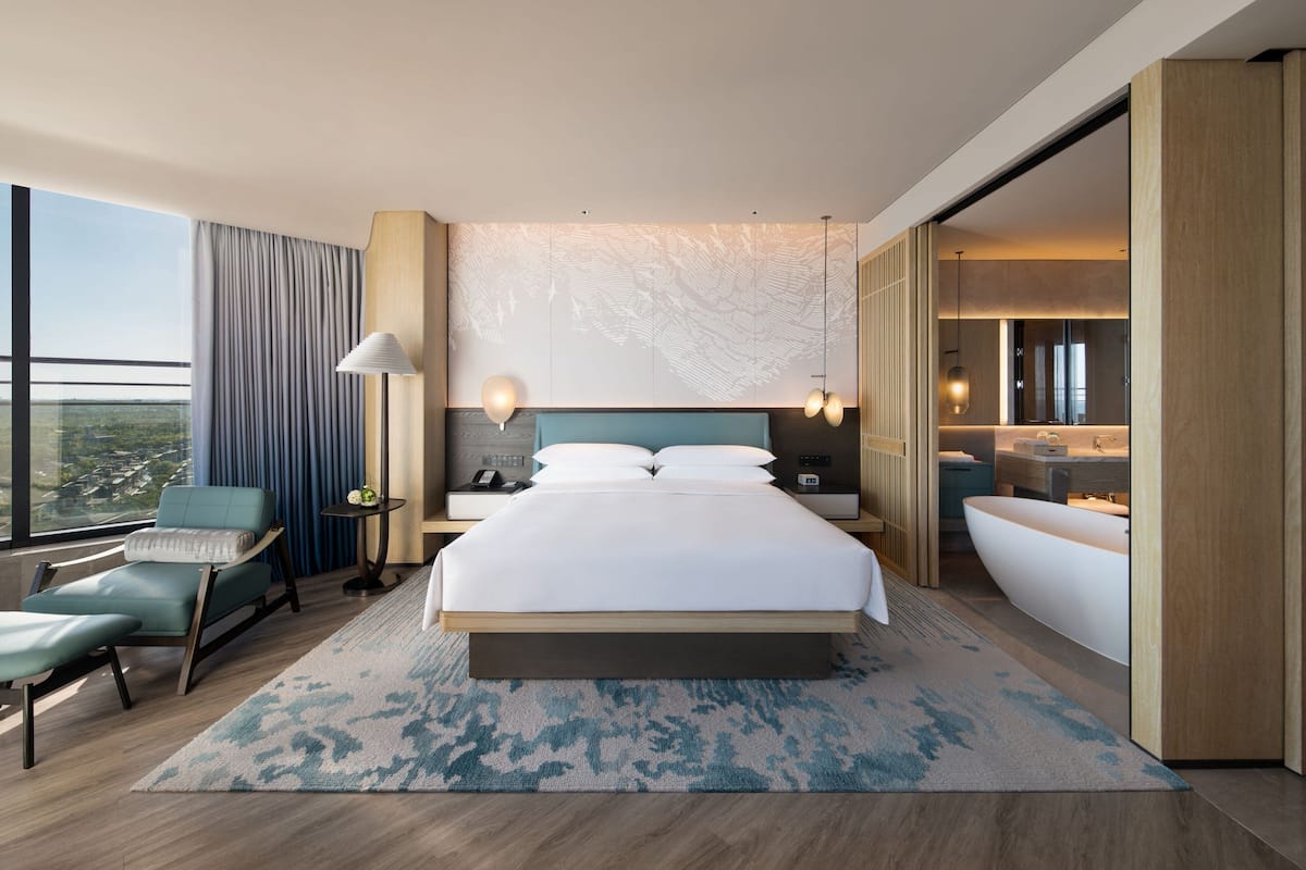 Suite Premium, 1 cama King size, para no fumadores, balcón (View) | 1 habitación, ropa de cama de alta calidad, edredón y minibar