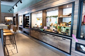 Tägliches Frühstücksbuffet gegen Gebühr
