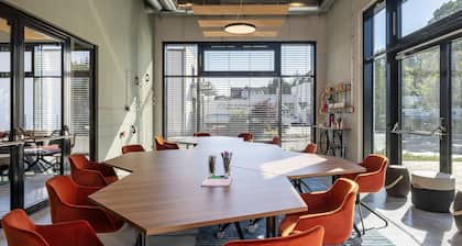 Moxy Simmern