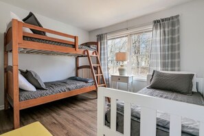 3 chambres, bureau, fer et planche à repasser, Wi-Fi
