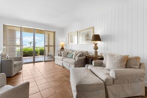 Smart TV, video games, books - Gulf‑Front 3BR on 30A • Ground‑Floor • Steps to Pool & Beach (Santa Rosa Beach)