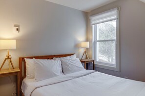 7 bedrooms, iron/ironing board, Internet, bed sheets