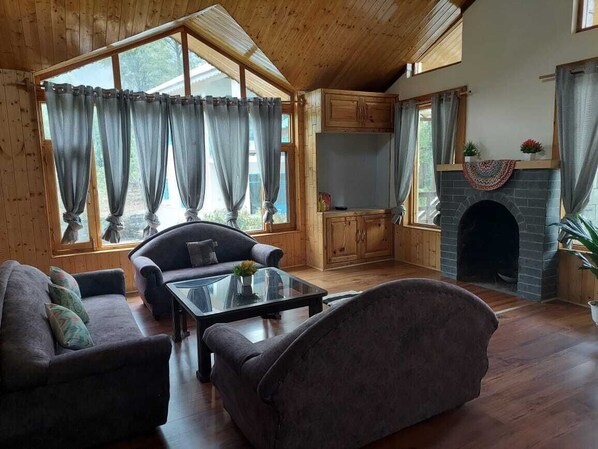 Fireplace - Namah Homestay (Manali)