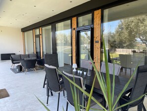 Outdoor dining - Krum's Little Secret Villa (Vourvourou)
