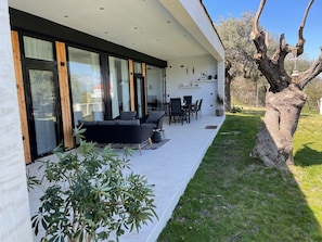 Outdoor dining - Krum's Little Secret Villa (Vourvourou)