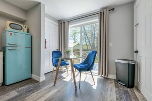 Interior - Cozy 1 BR + 4min Walk to Downtown [Blueberry Hill] (Bar Harbor)